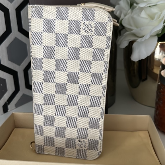 Louis Vuitton Zippy Damir Azur Canvas Insolite Wallet - Picture 9 of 11